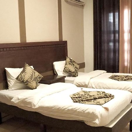 Al Fawanes Hotel Apartments Al Yadudah ภายนอก รูปภาพ