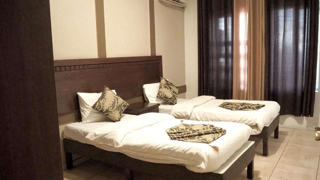 Al Fawanes Hotel Apartments อัมมาน ภายนอก รูปภาพ