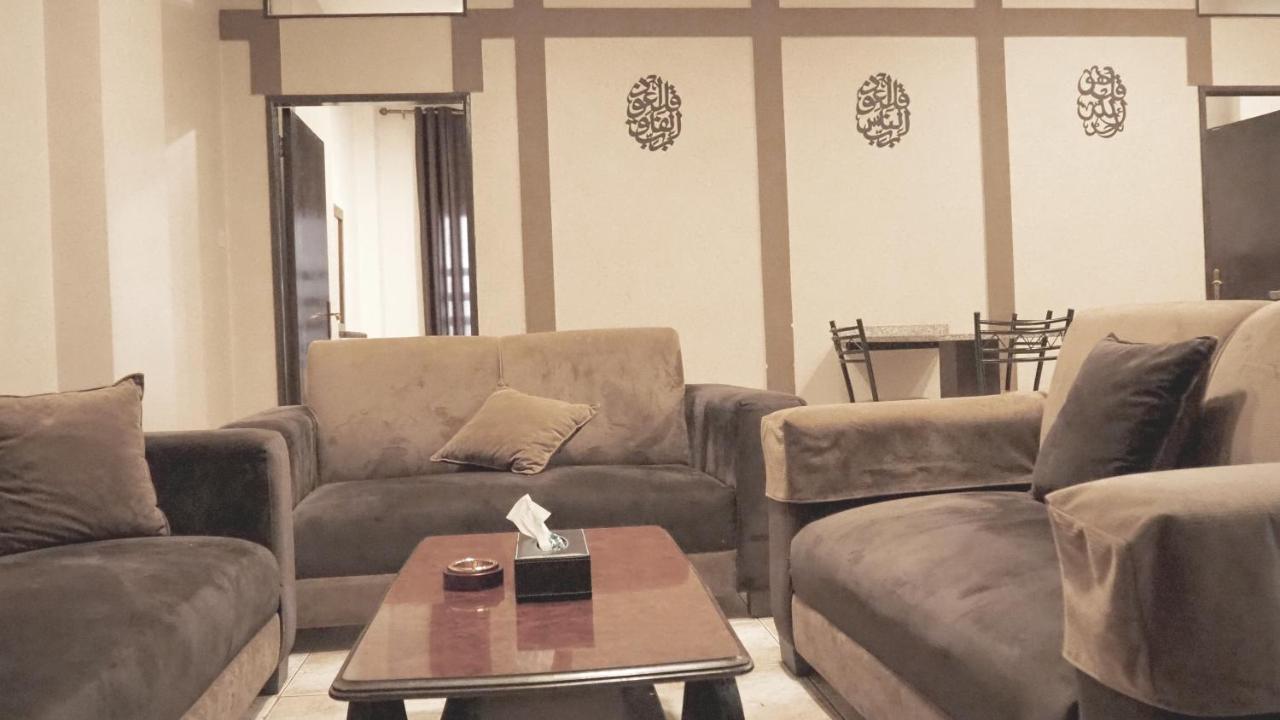Al Fawanes Hotel Apartments อัมมาน ภายนอก รูปภาพ