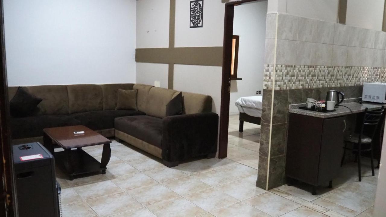 Al Fawanes Hotel Apartments Al Yadudah ภายนอก รูปภาพ