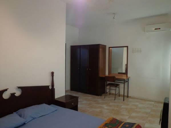 Al Fawanes Hotel Apartments อัมมาน ภายนอก รูปภาพ
